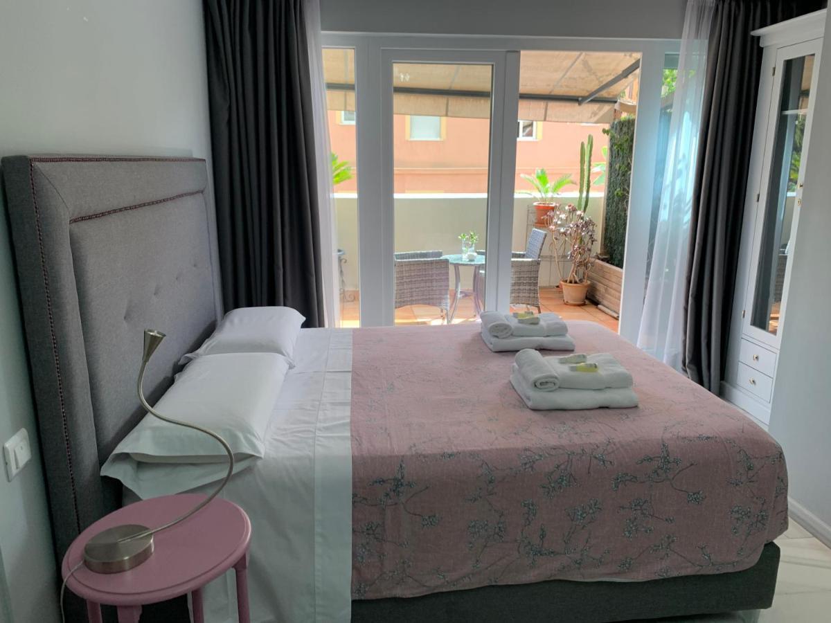 Kentia Rooms Málaga Extérieur photo
