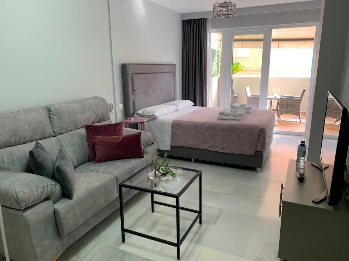 Kentia Rooms Málaga Extérieur photo