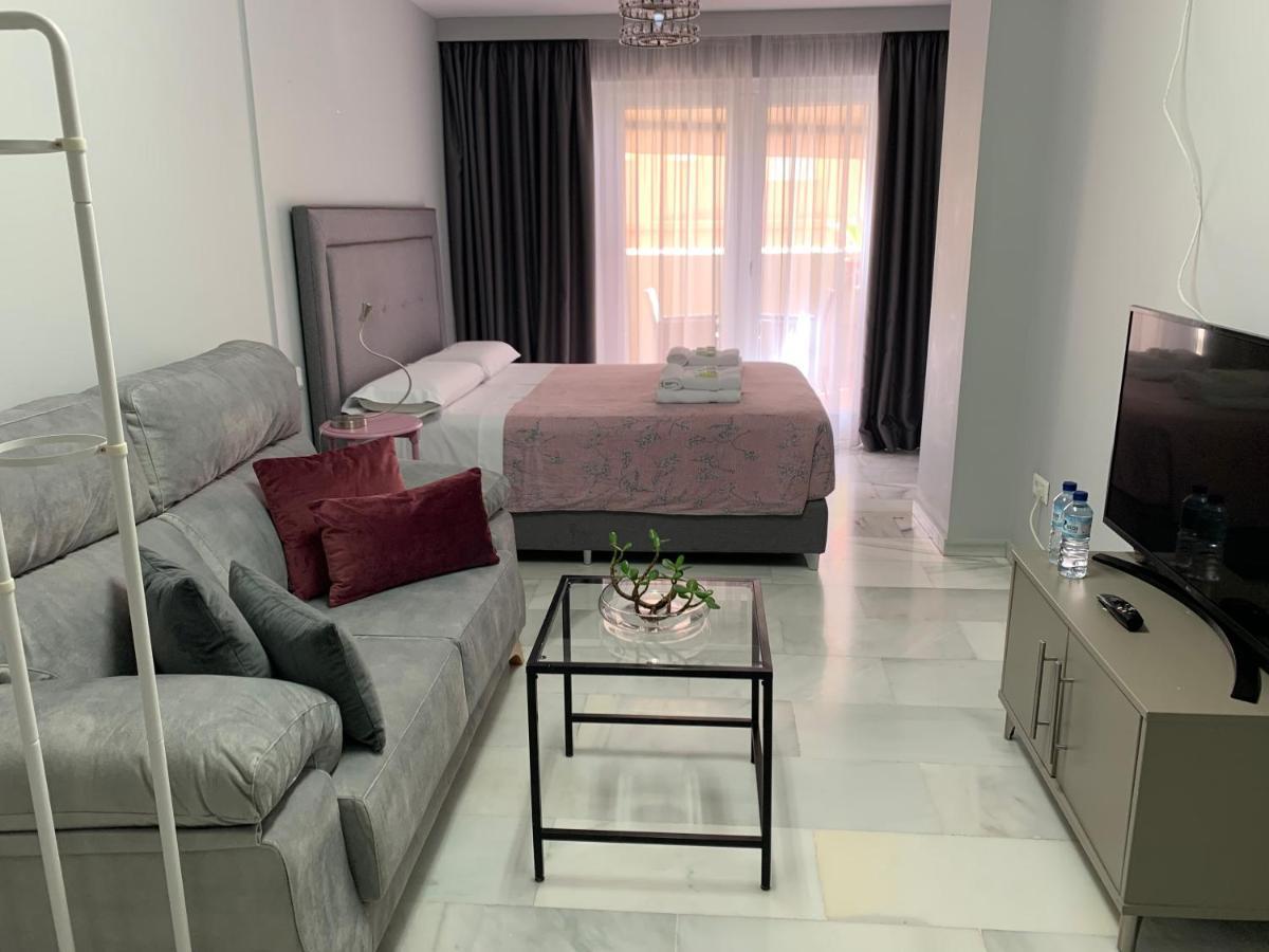 Kentia Rooms Málaga Extérieur photo