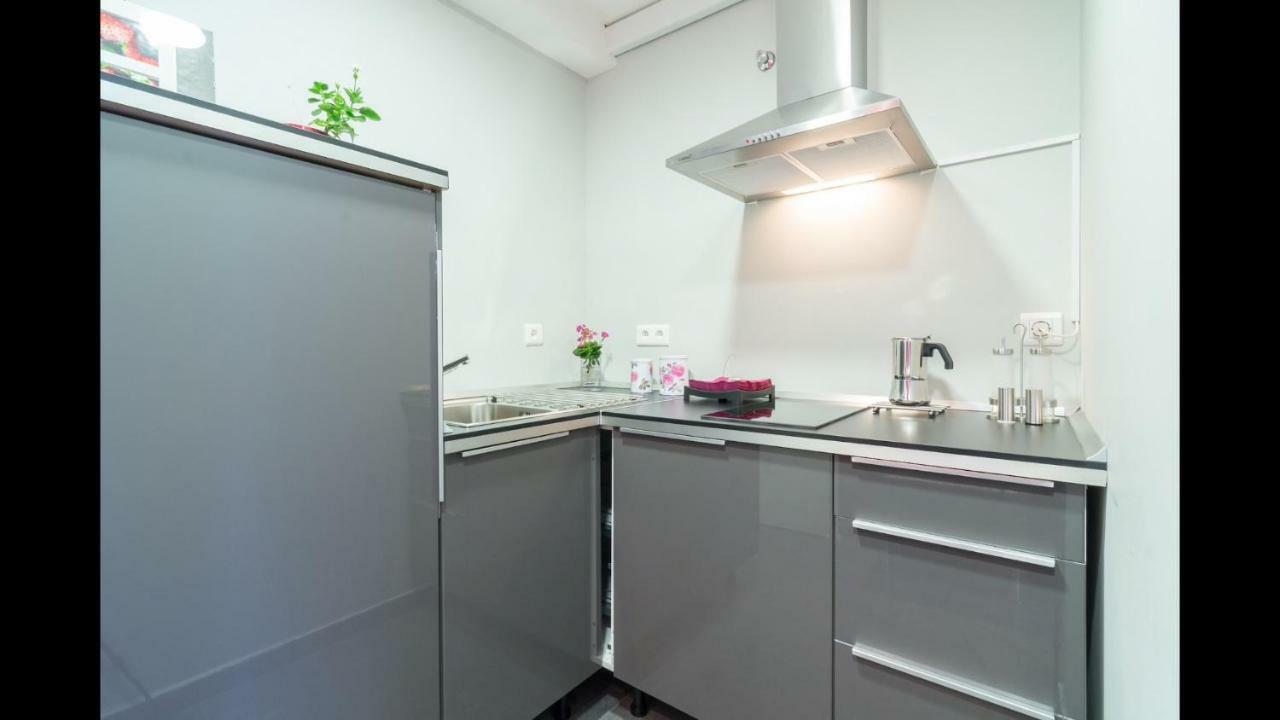 Kentia Rooms Málaga Extérieur photo